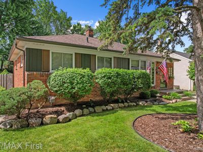1103 W Webster Rd