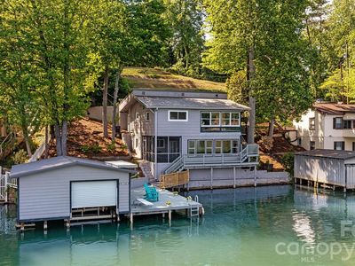 462 Charlotte Dr