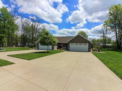 Property at 1935 Sandelwood Dr, Ontario, OH