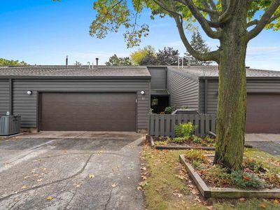 33 Webster Heights Dr
