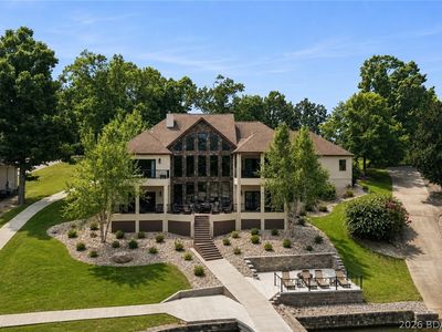 5829 Cobblestone Dr