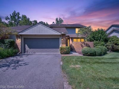 Property at 5610 Hillcrest Cir W #19, West Bloomfield, MI