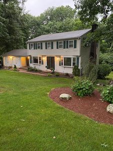 Property at 8 Pioneer Dr, Ellington, CT