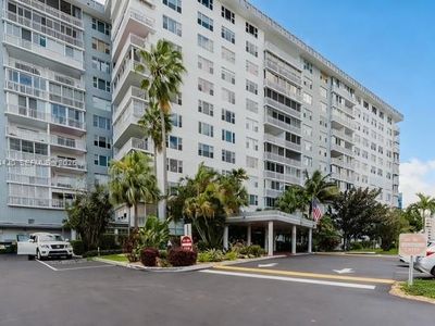 3800 Hillcrest Dr APT 411