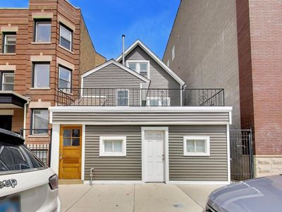 3450 W Diversey Ave