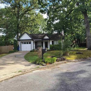 Property at 2 Oak Forest Cv, Maumelle, AR