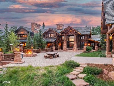 1943 N Wolf Creek Ranch Rd