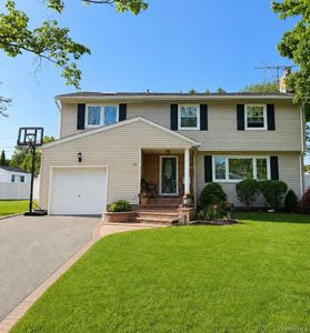 25 Arrowwood Lane