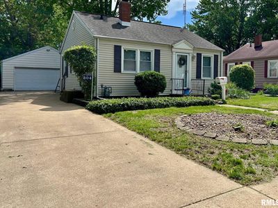 Property at 304 Sherwood Dr, Pekin, IL