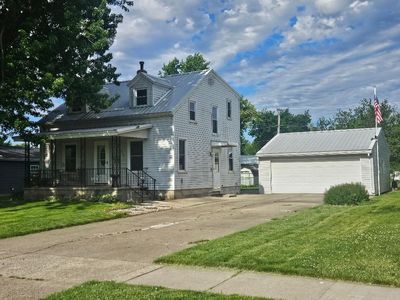 704 8th Ave