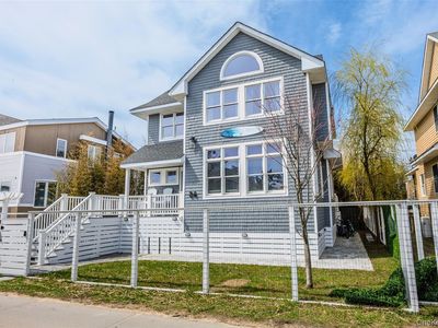 24 Bungalow Walk