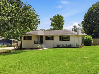 2144 Lester Ln