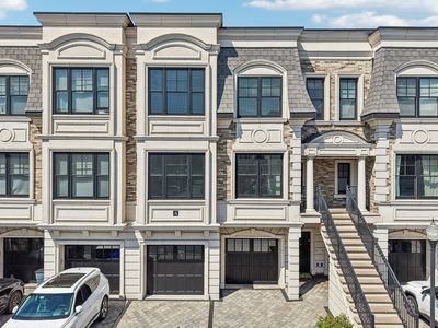 6 Marquis Ct