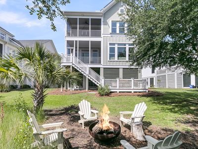 2072 Amenity Park Dr