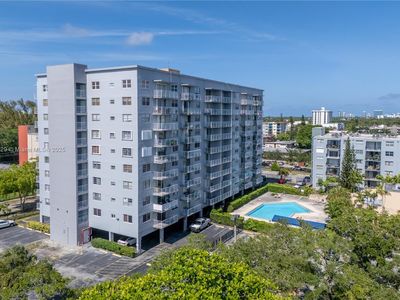 1470 NE 125th Ter PENTHOUSE 9