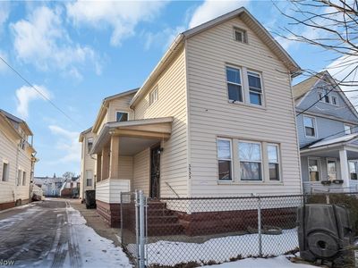 3533 Carlyle Ave
