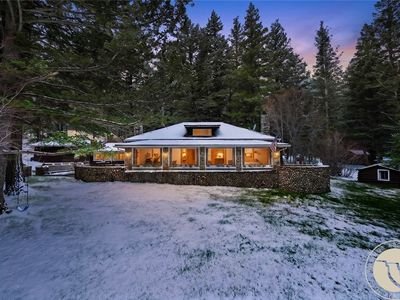 14 Whispering Pines Ln