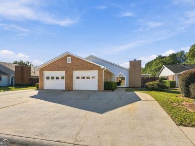 210 Courtyard Ln