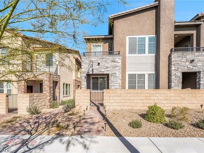 2557 Venetia Pointe St