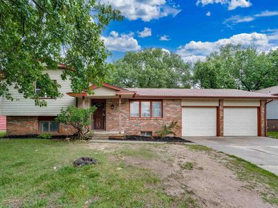 2513 N Bleckley Dr