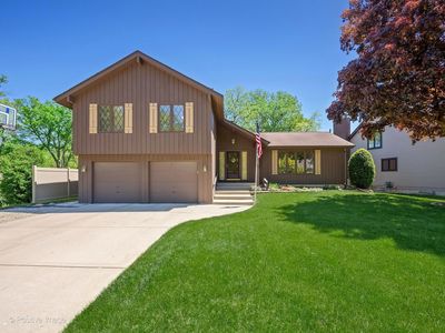 Property at 1925 Glencoe St, Wheaton, IL