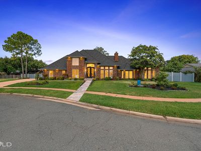 18 Dover Cir