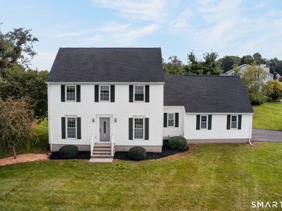 Property at 4 Huntington Ridge Road, Wallingford, CT