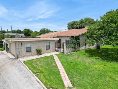112 Hackberry Ln APT 10