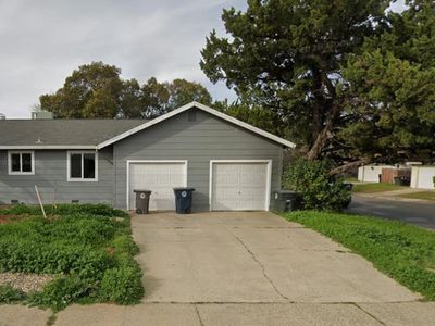 10237 Agnes Cir