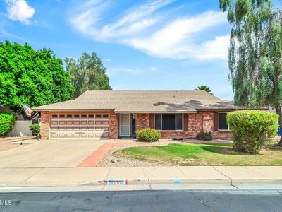 1008 W MESETO Avenue