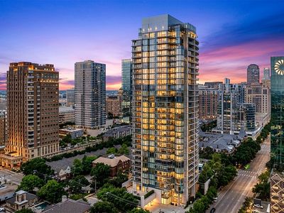 2900 McKinnon St APT 401