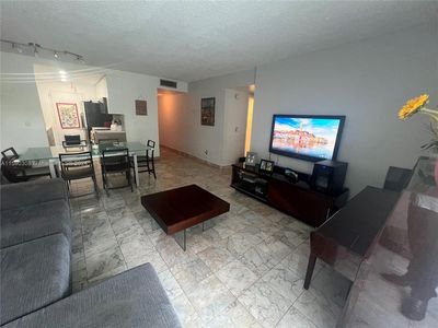 2350 NE 135th St APT 303