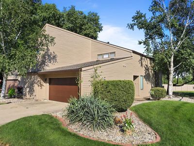 16 Briar Hill Cir