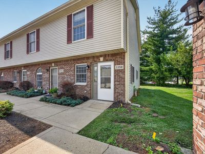 3350 S Oaklawn Cir
