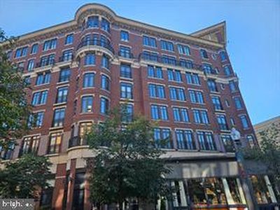 1390 Kenyon St NW APT 716
