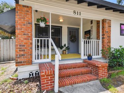 811 E Flora St