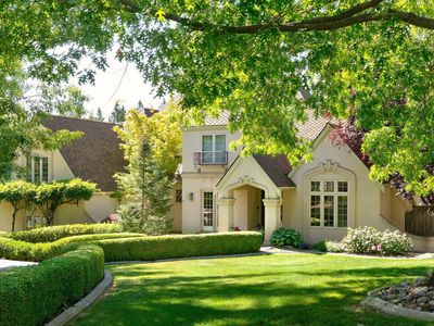 6820 Ravens Gate Way