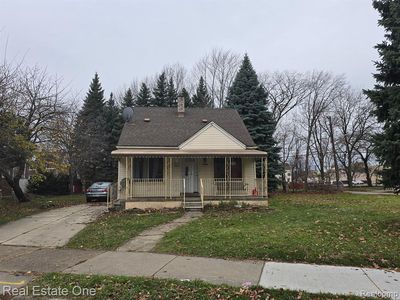 2137 Riverside Dr