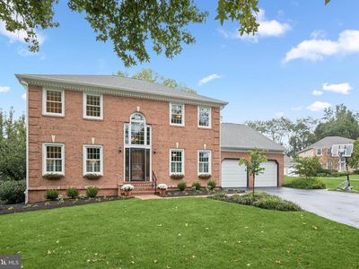 10305 Greenbriar Ct