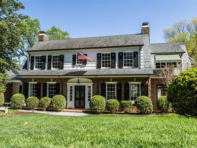 2912 Wycliffe Ave SW