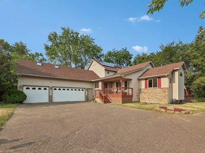 597 Viking Dr E