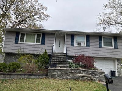Property at 5 Ovid St, South Setauket, NY