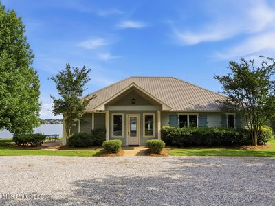 123 Waterford Ln