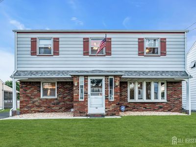 140 Camelot Dr