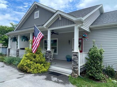 588 Lake Edge Dr