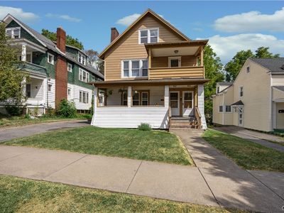 1121-1123 Westcott St