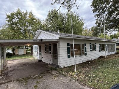 5286 E Woodland Dr