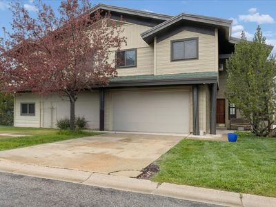 2700 Cottage Loop