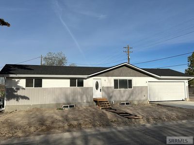 3975 Henderson Ln