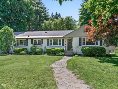 6 Foxhall Drive